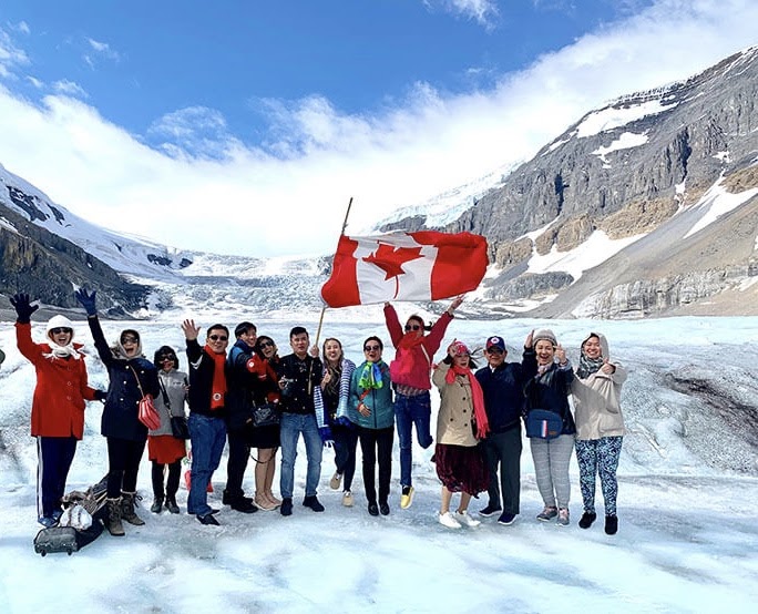 ĐÓN MÙA THU LÁ ĐỎ TẠI BỜ TÂY CANADA