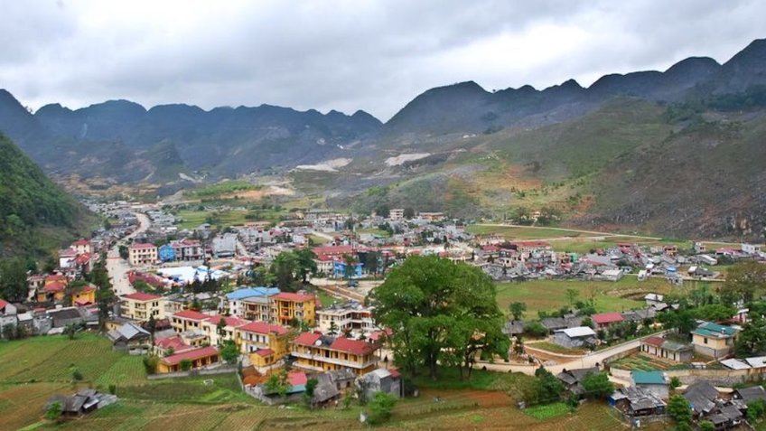 Khám phá vòng cung Đông Bắc: Cao Bằng - Ba Bể - Hà Giang 5N5Đ (Gồm vé máy bay)